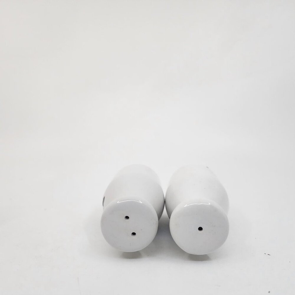 Vintage Milk Bottle Cow Eat Chicken Salt & Pepper Shakers Set Ceramic White - Picture 5 of 7